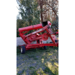 Extractora De Granos Usada Marca Akron Modelo EXG 300 Con neumaticos